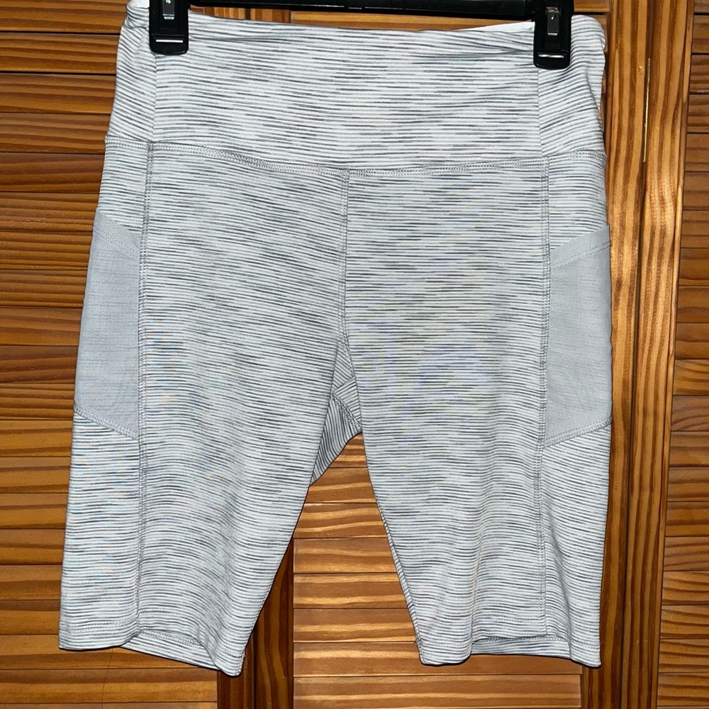 Cali Active‎ Gray Bike Shorts Size Medium